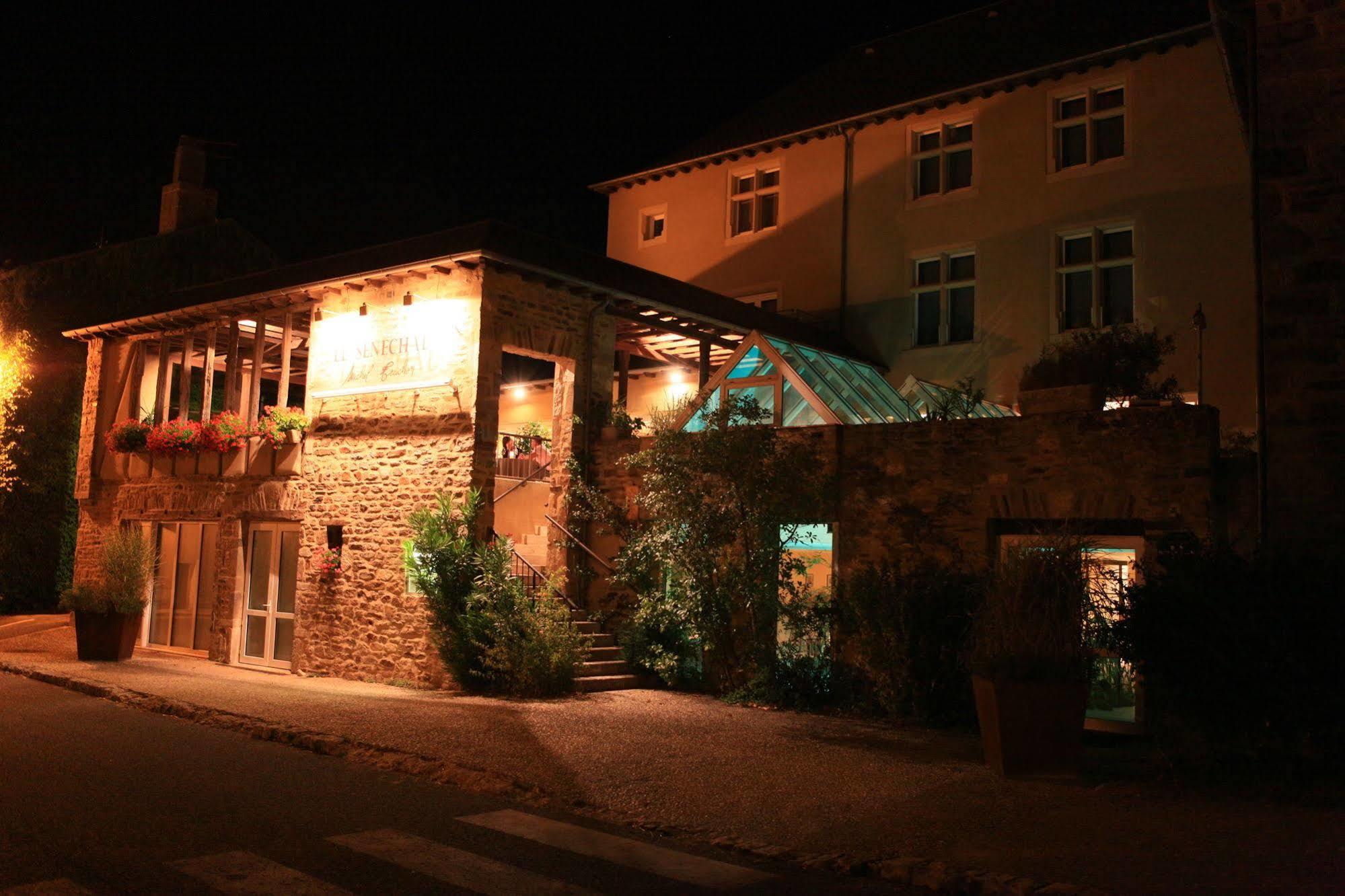 Le Senechal Hotel Sauveterre-de-Rouergue Exterior photo